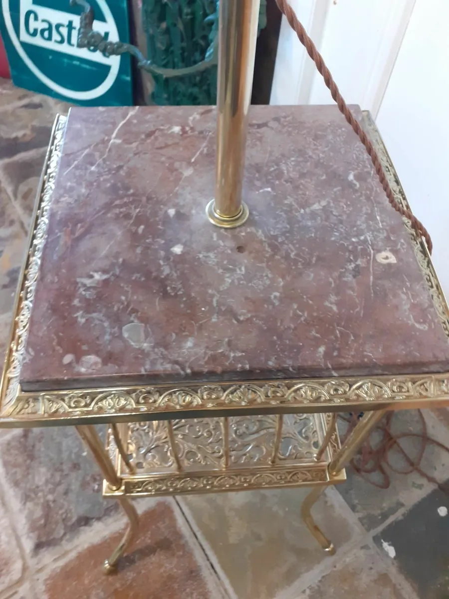 Early 1900s granite top brass floor lamp - Image 3