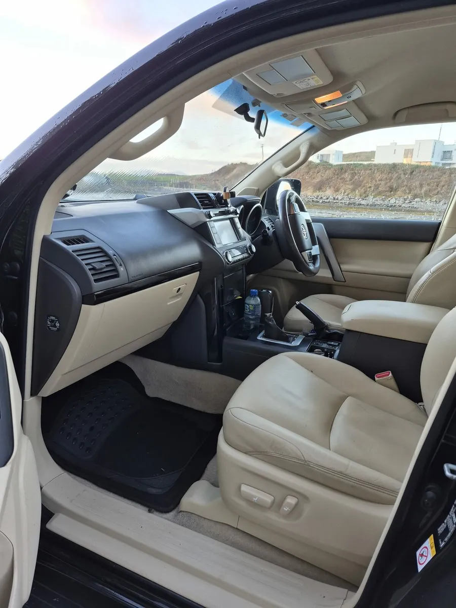 Toyota Landcruiser 2015 business class automatic - Image 4
