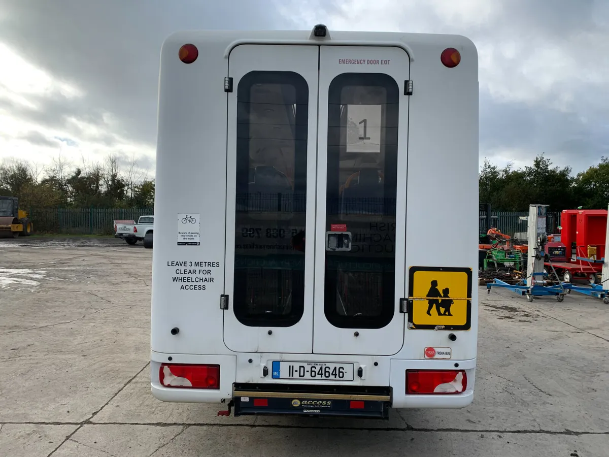 BID ONLINE NOW - 2011 MERCEDES SPRINTER 17 SEATER - Image 4