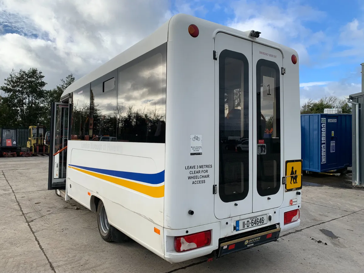 BID ONLINE NOW - 2011 MERCEDES SPRINTER 17 SEATER - Image 3