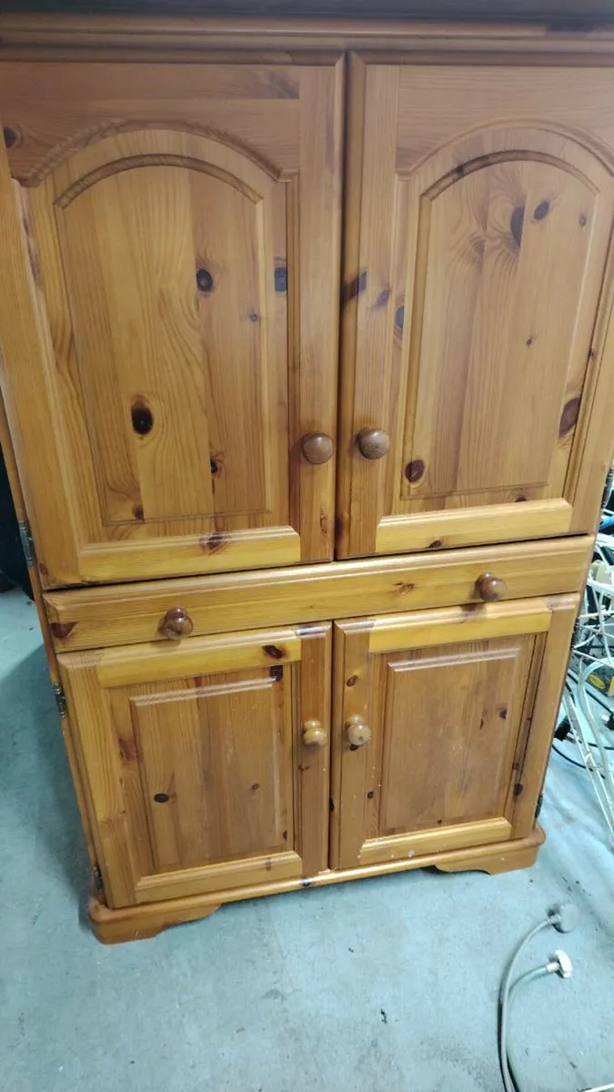 Pine computer table - Image 1