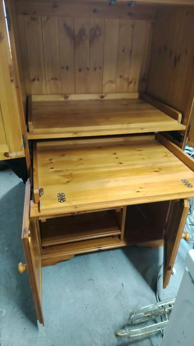 Pine computer table - Image 4