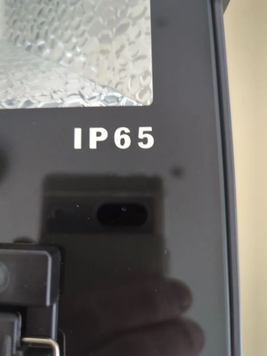 large LED flood light new. - Image 4