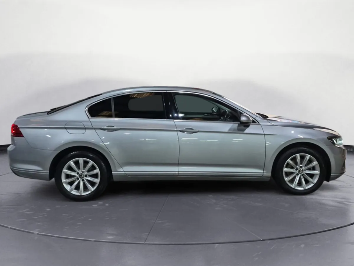 Volkswagen Passat BUSINESS 2.0 TDI MANUAL 6SPEED F - Image 4