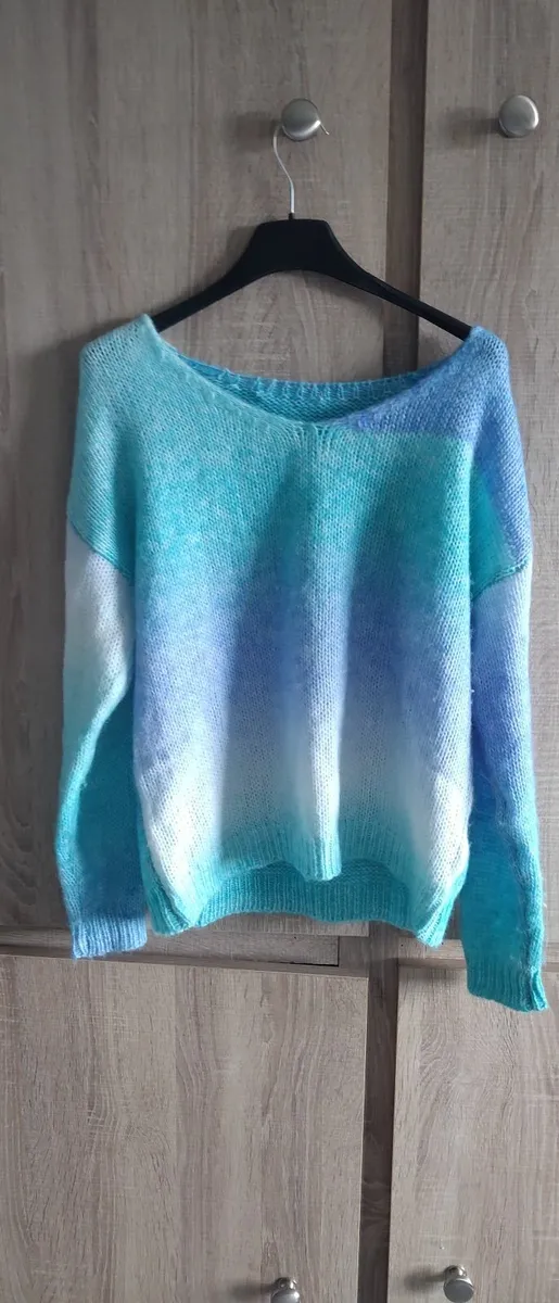 Ombre blue polyester sweater fits X's s m small 12 - Image 2