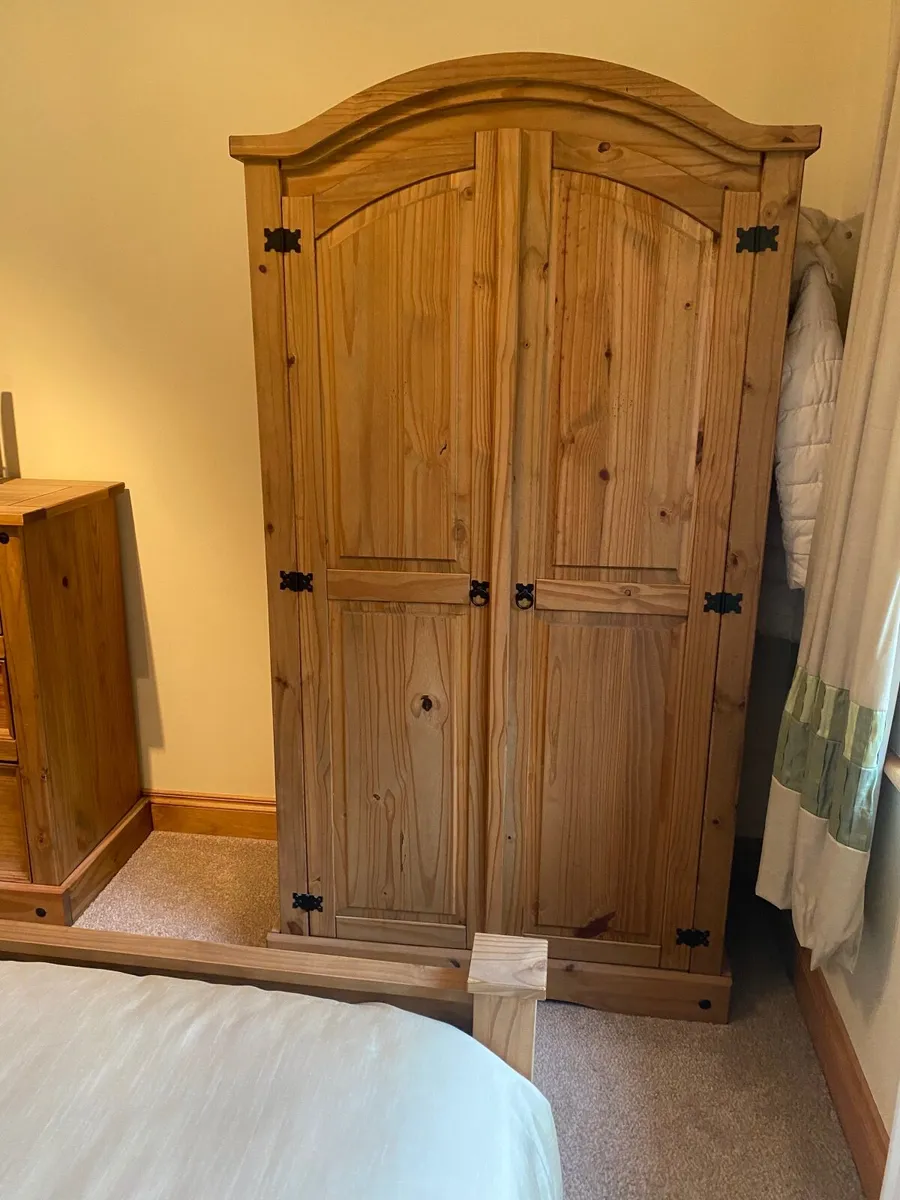 Full bedroom set - Image 4