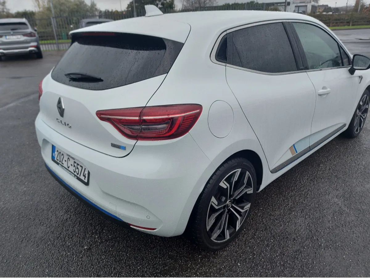 Renault Clio E-TECH HYB V HEV 140 MY20 5DR AUTO - Image 3
