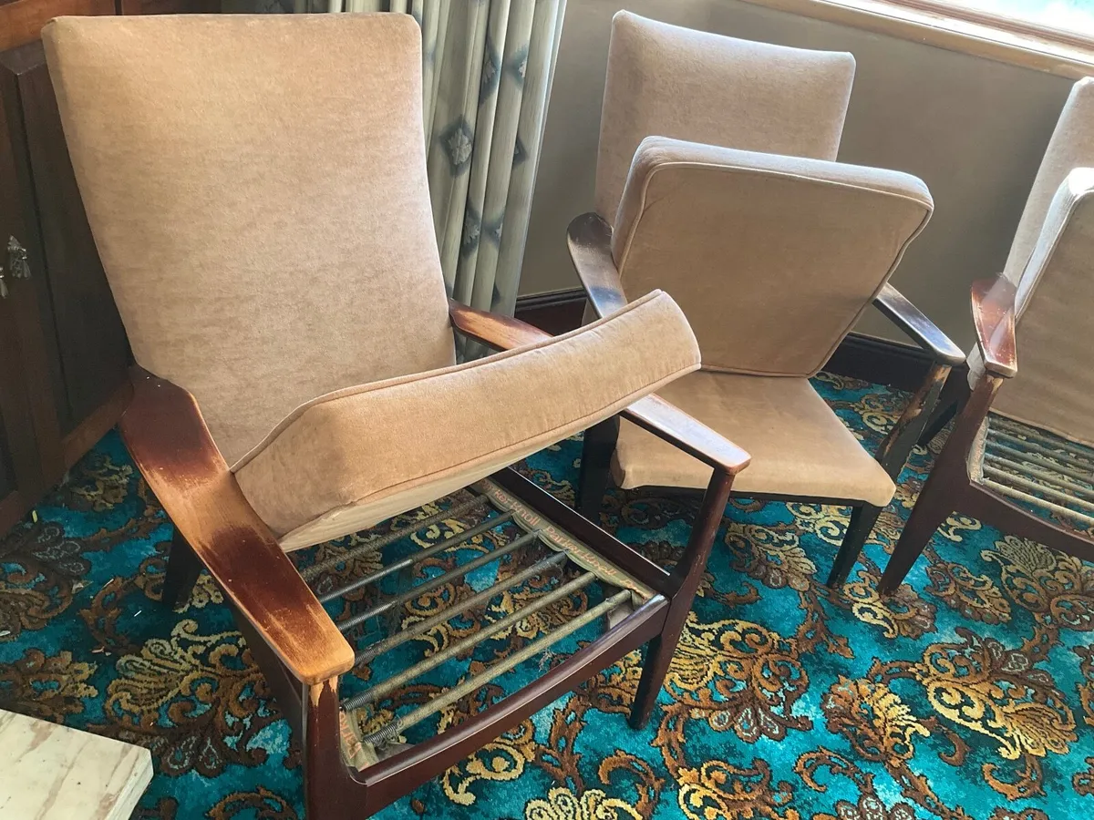 Suite Parker Knoll armchairs - Image 4