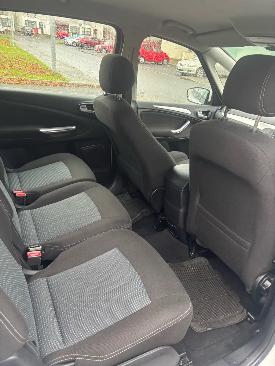 132 Ford Smax - Image 3