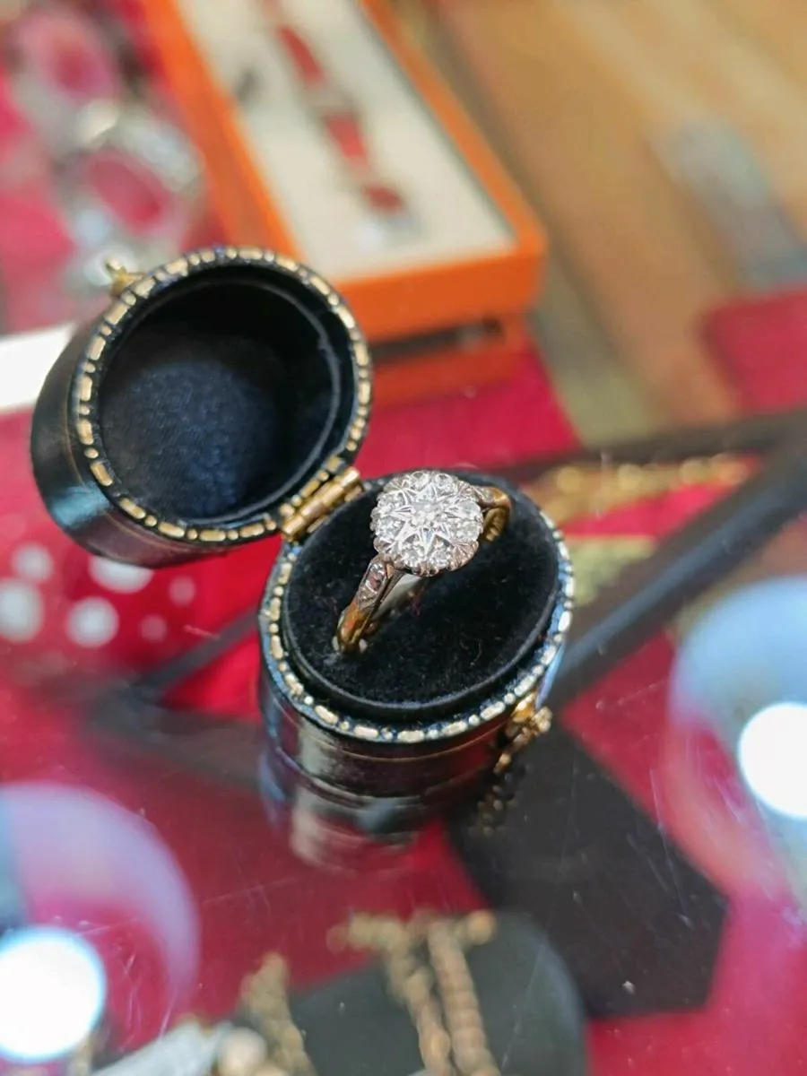 Vintage Diamond Ring, 18 K Gold & Platinum - Image 1