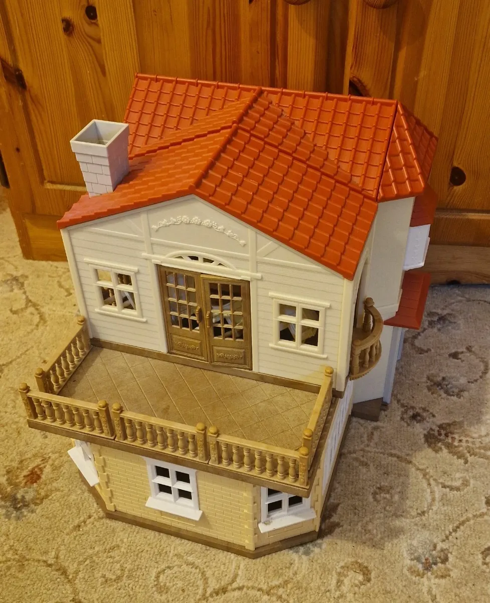 Sylvanian Families red roof country home - Image 2