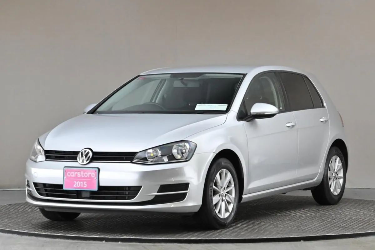 Volkswagen Golf 1.2 TSI DSG MK7 Trendline  privac - Image 3