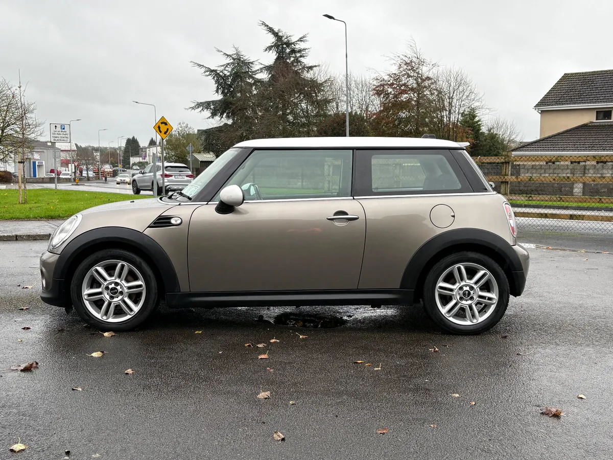 ABSOLUTELY IMMACULATE 2013 (131) MINI COOPER - Image 4