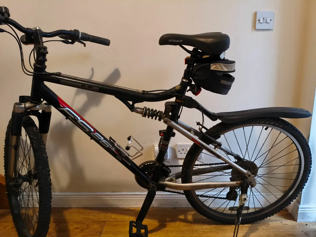 Mountain bike - Image 1