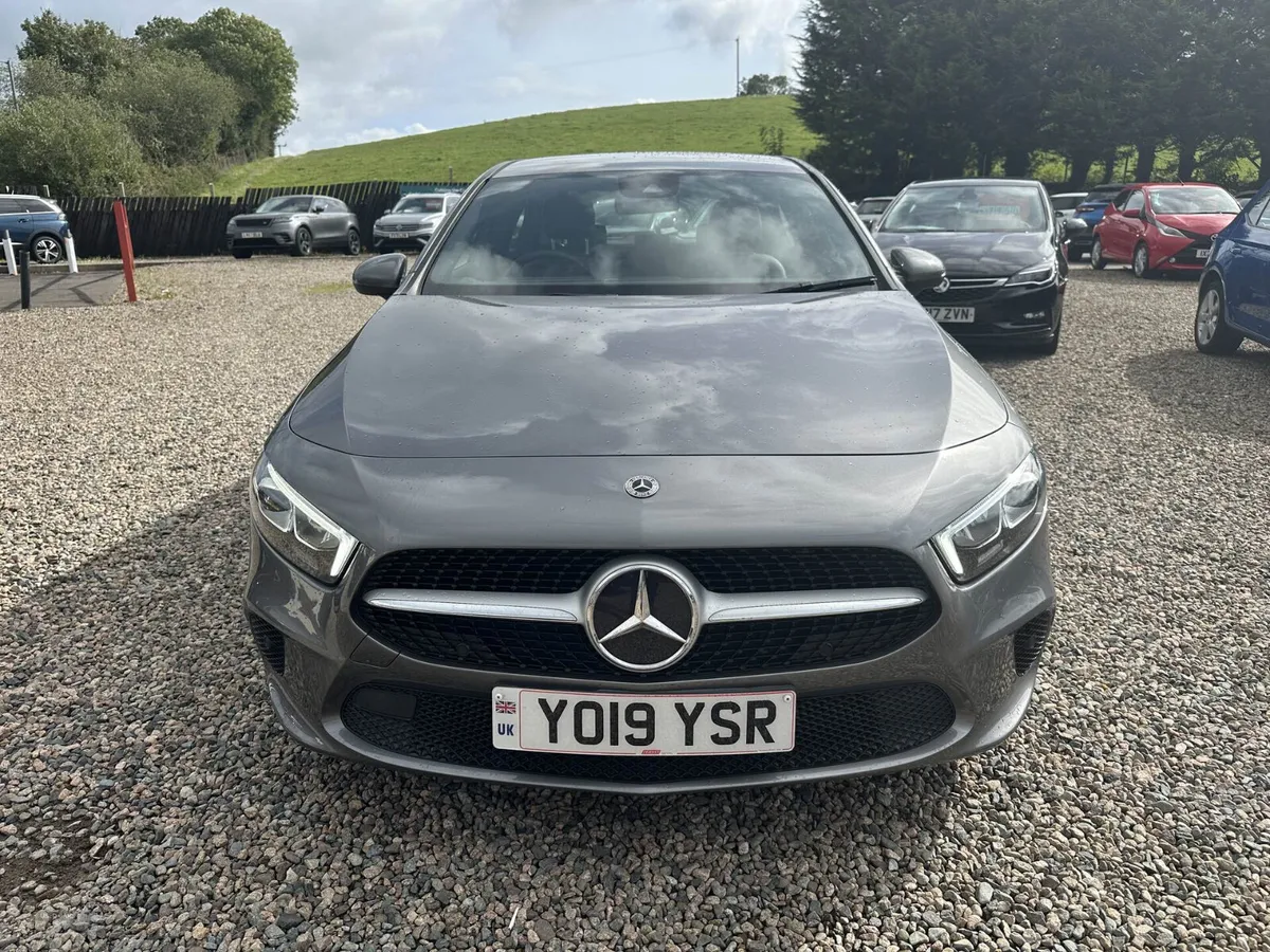 MAY 2019 MERCEDES A180D SPORT PREMIUM 5DR AUTO - Image 3
