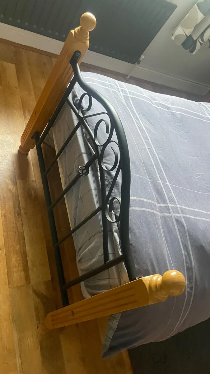 Cast iron bed - Image 2