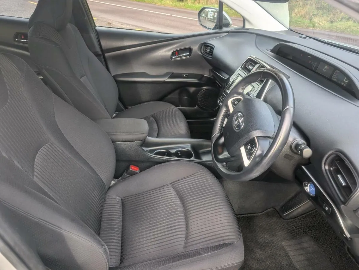 2018 Toyota Prius Hybrid 1.8L Petrol - Image 3