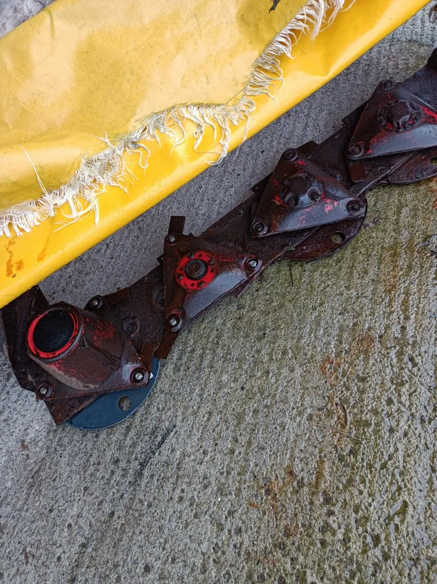 Disc mower needs repair - Image 3