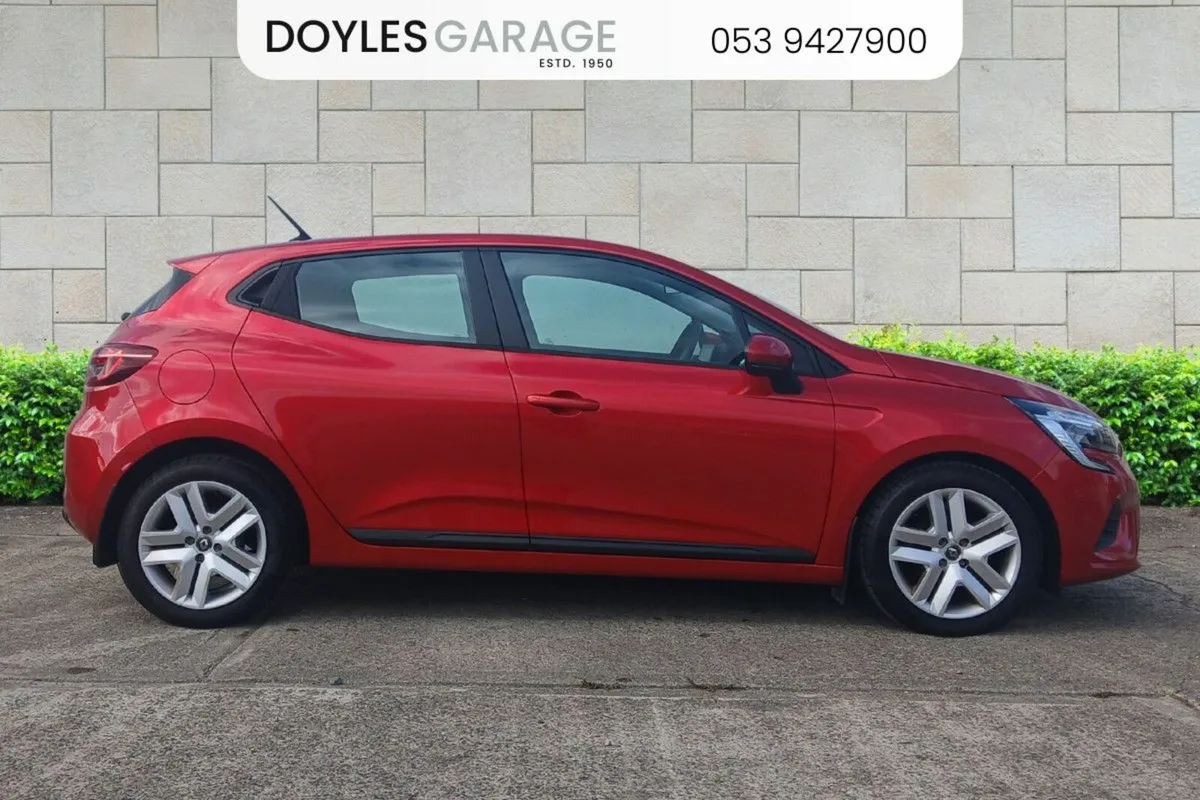 Renault Clio Dynamique 1.0 Petrol 90bhp - Image 2