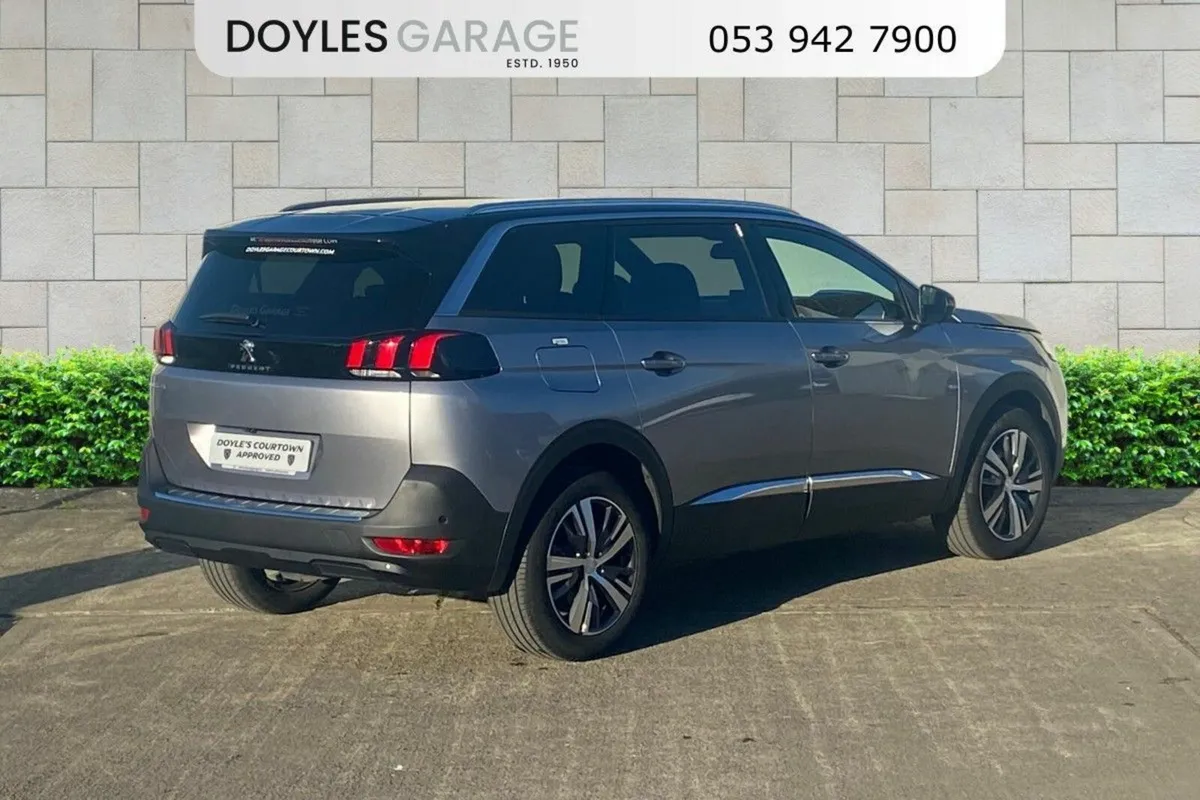 Peugeot 5008 Allure 1.5 Blue HDi Diesel 130bhp Aut - Image 4