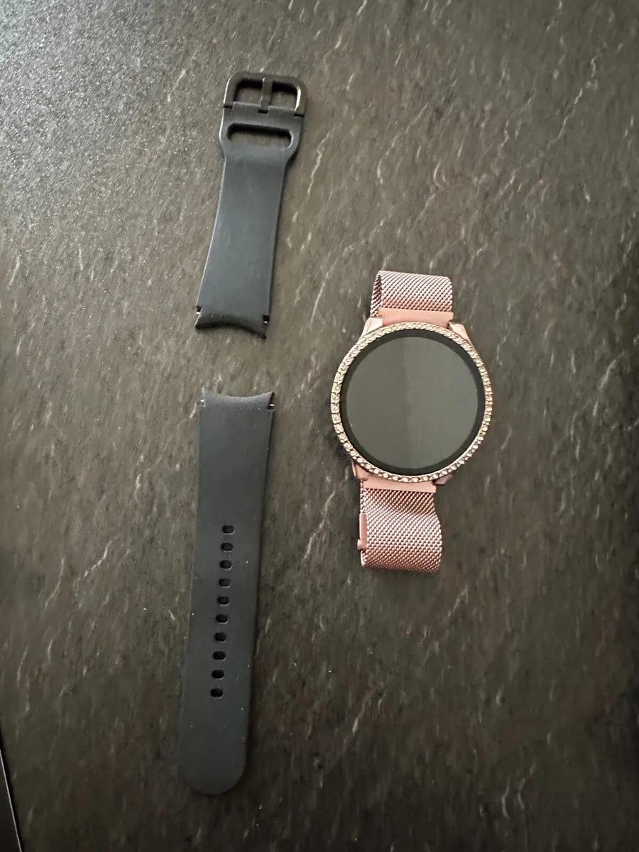 S23 Ultra With Samsung Watch4 - Image 2
