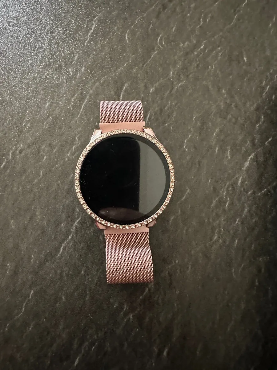 S23 Ultra With Samsung Watch4 - Image 3