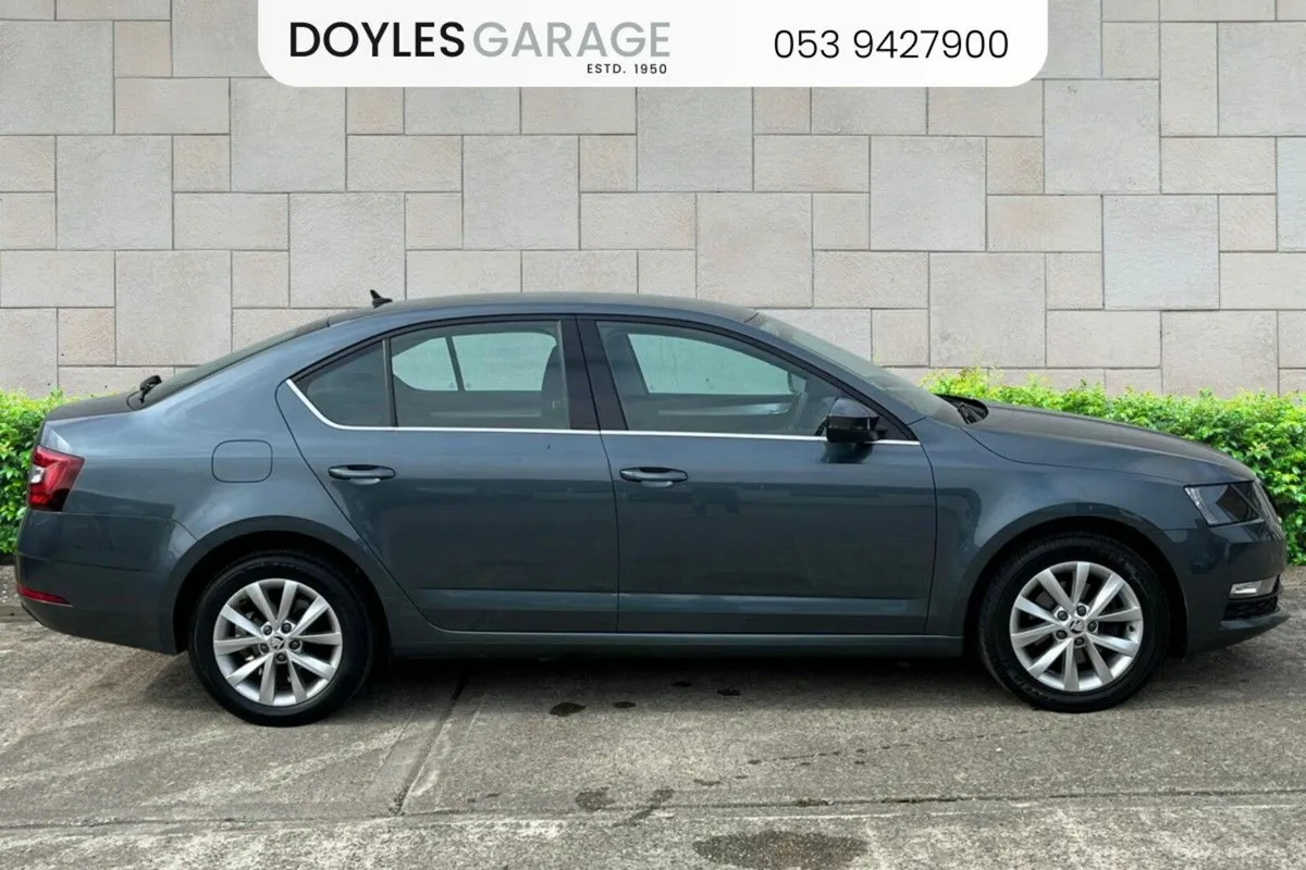 Skoda Octavia Ambition 1.0 TSi Petrol 115bhp - Image 2