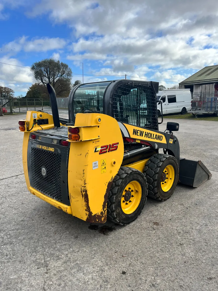 New Holland L215 Skid steer - Image 3