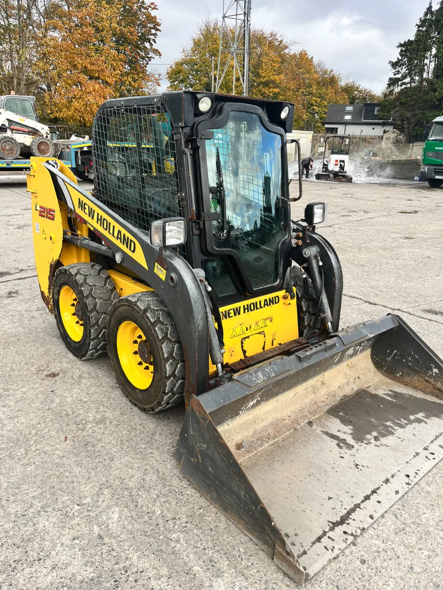 New Holland L215 Skid steer - Image 4
