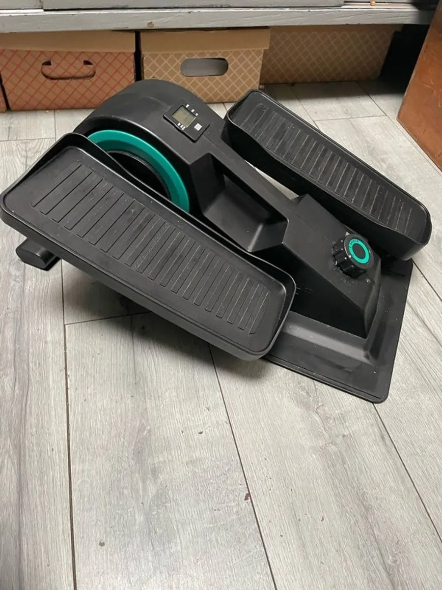 Exercise Peddler - Cubii JR1 Elliptical - Image 2