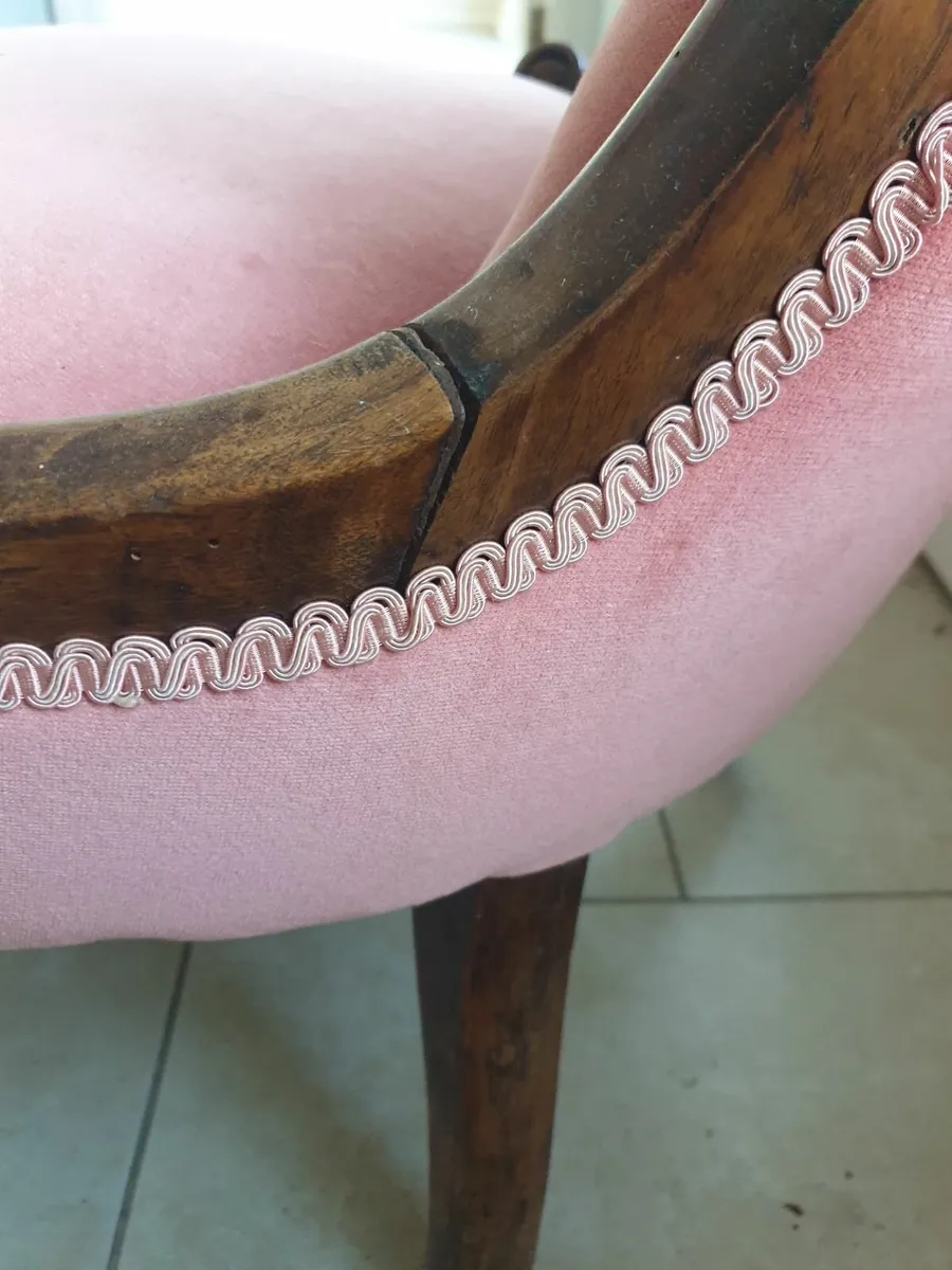 Antique spoonback ladies chair - Image 2