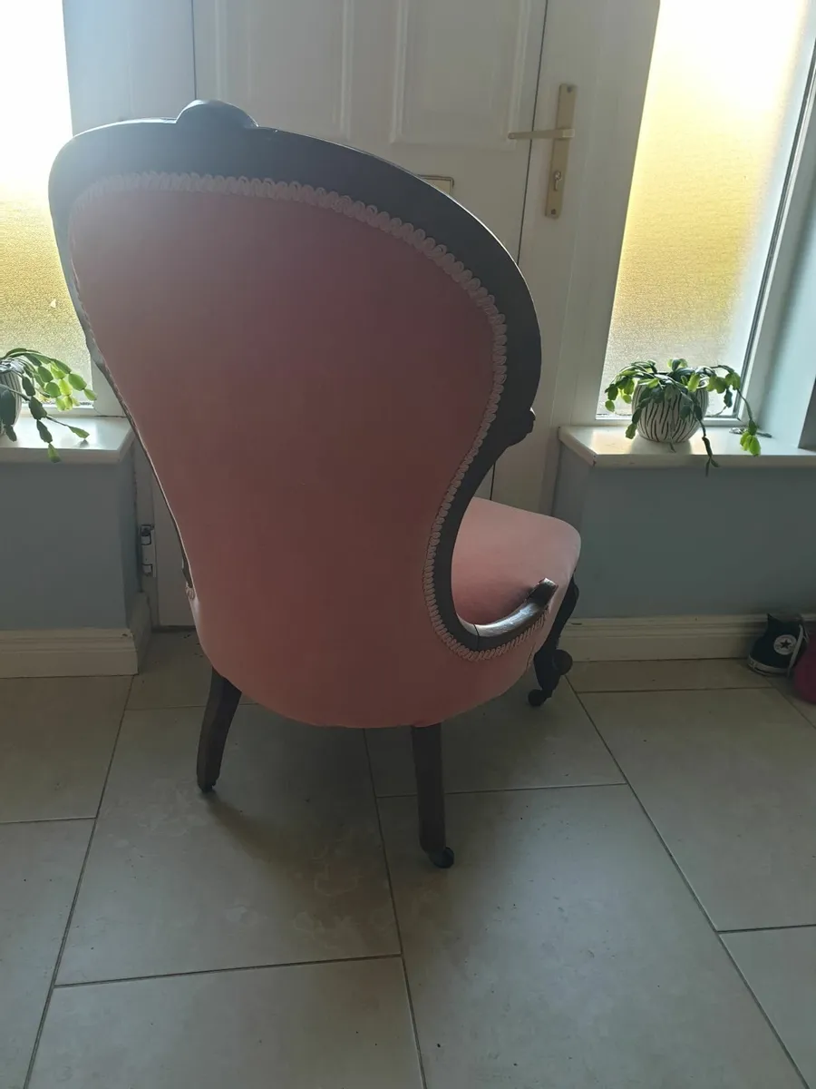 Antique spoonback ladies chair - Image 3