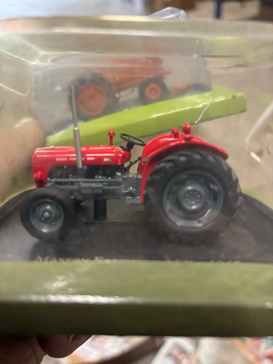 Collectable tractors - Image 1