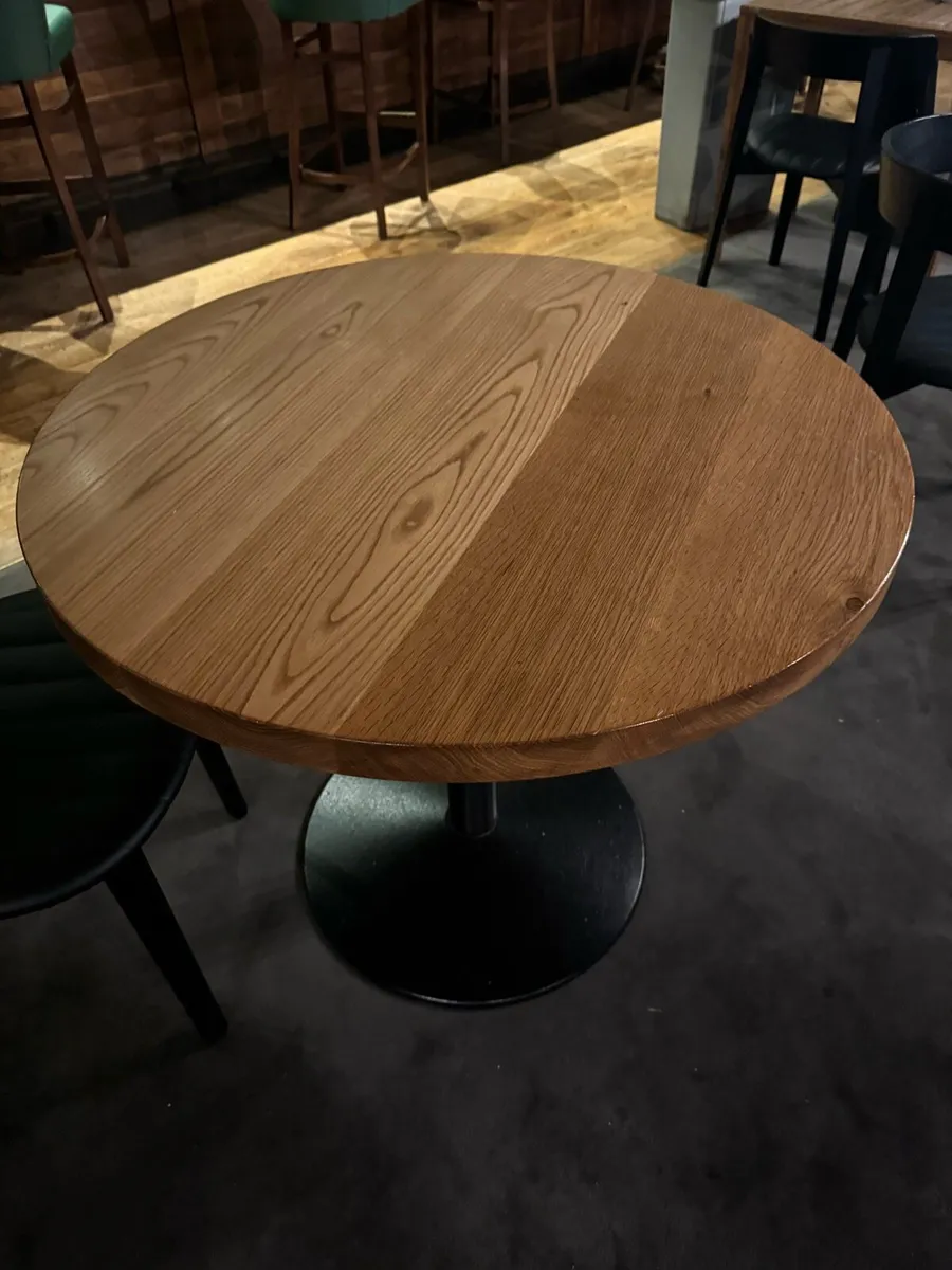 Restaurant tables and chairs - Image 1