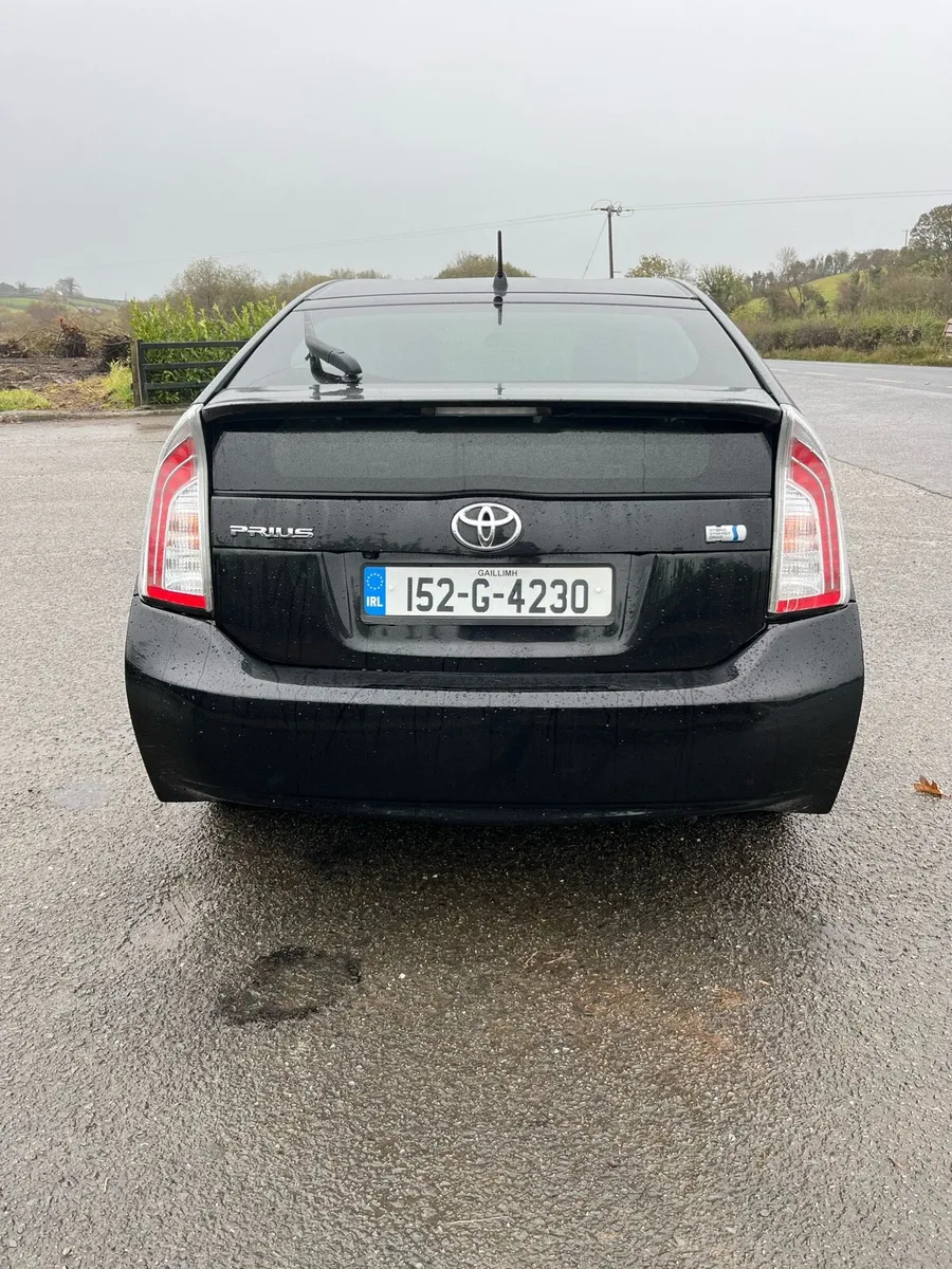 TOYOTA PRIUS HYBRID - Image 4
