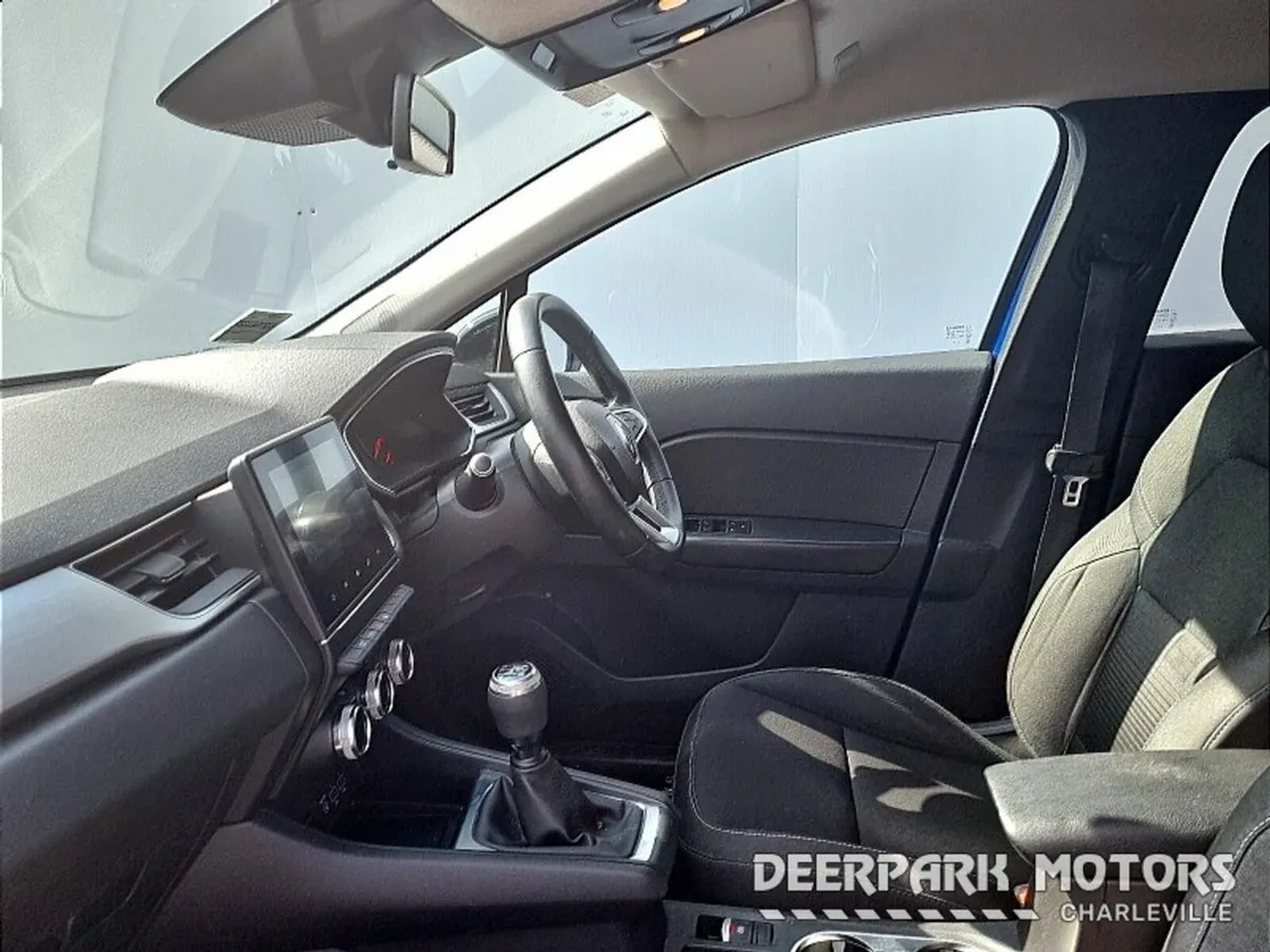 Renault Captur TCe 100 Iconic - Image 4