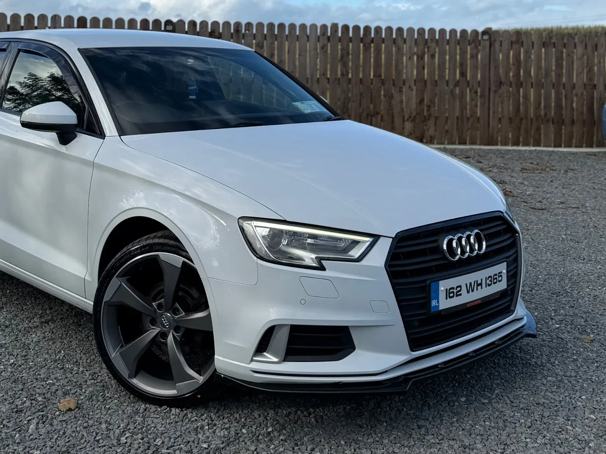 AUDI A3 SALOON SPORT PEARL WHITE - Image 4