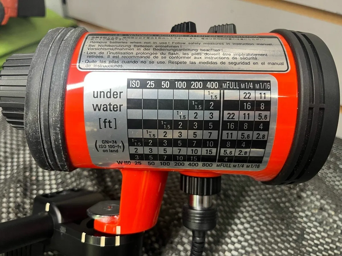 Nikon SB-105 Underwater Light - Image 2