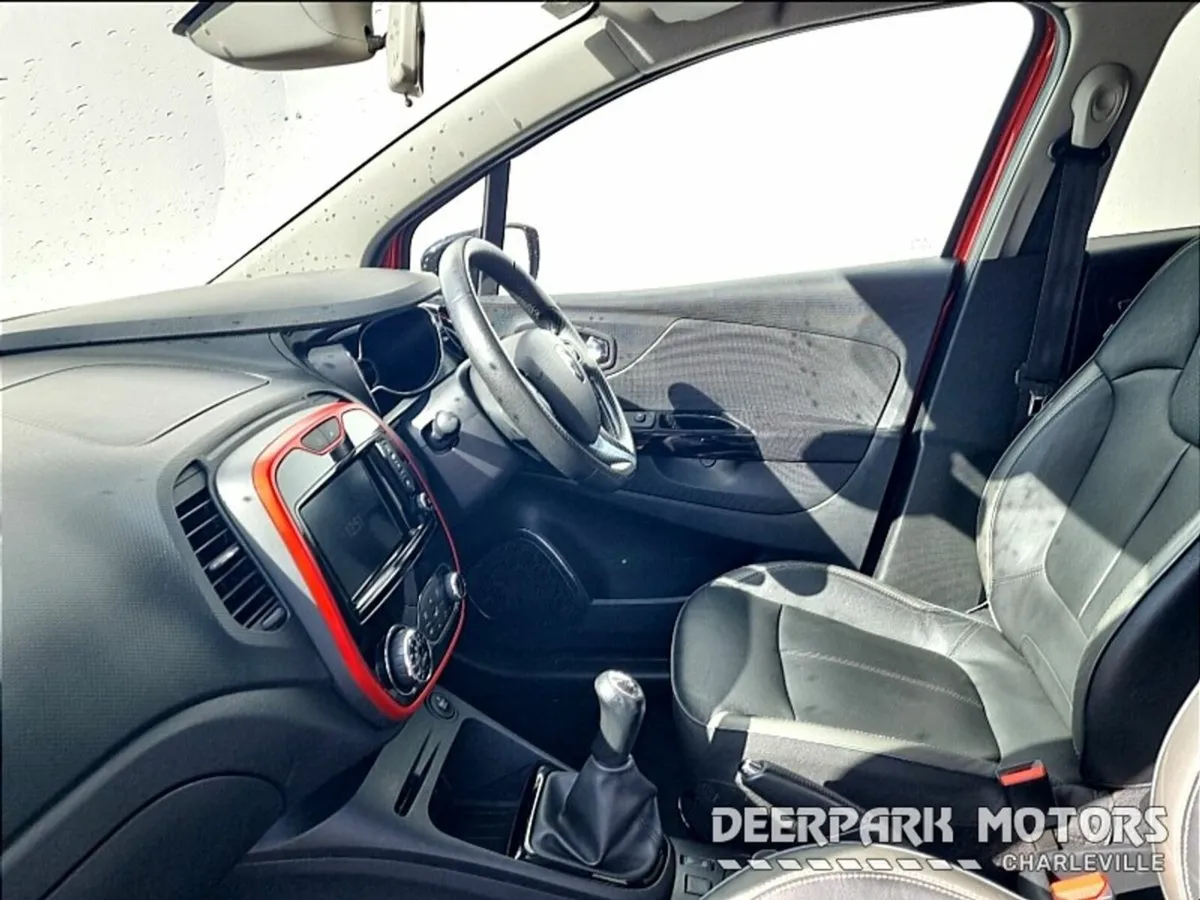 Renault Captur dCi 90  SIGNATURE - Image 4