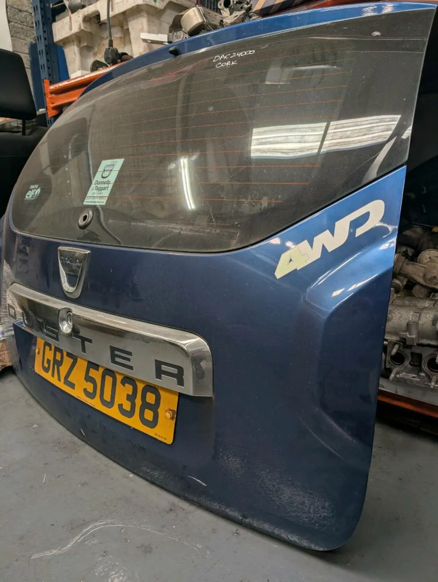 Dacia Duster boot door - Image 2
