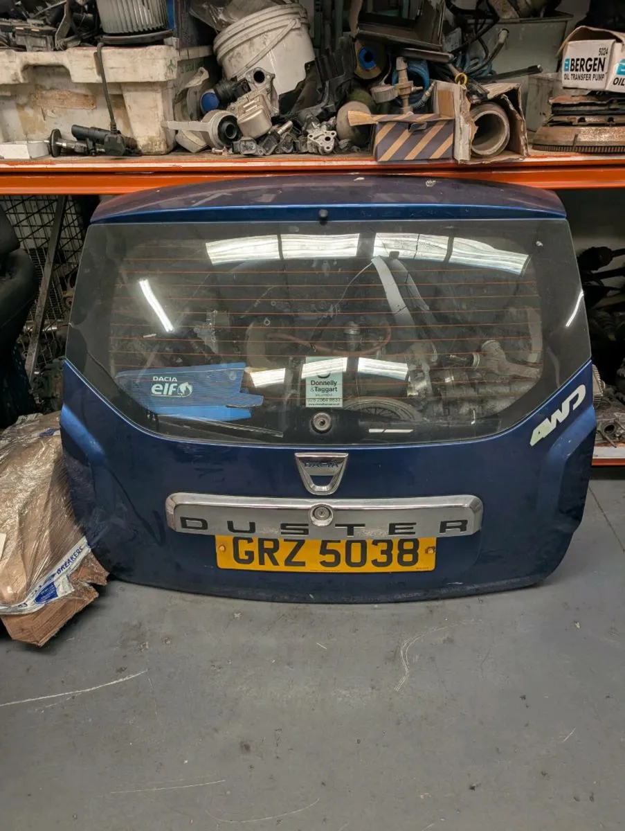 Dacia Duster boot door - Image 3