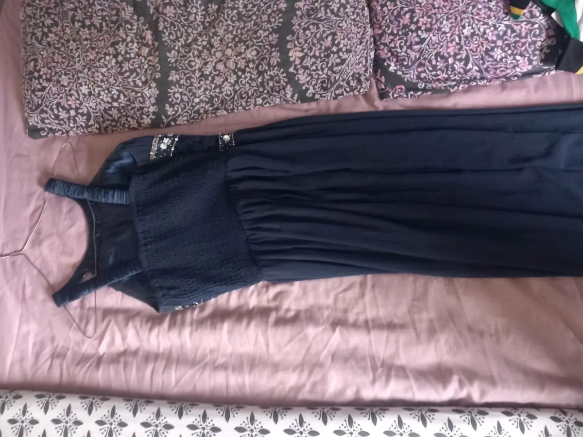 Womans navy dress - Image 2