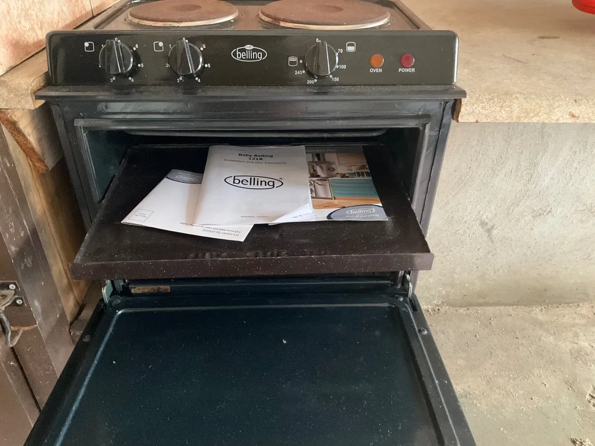 Small Belling Oven with 2 hot plates - Image 3