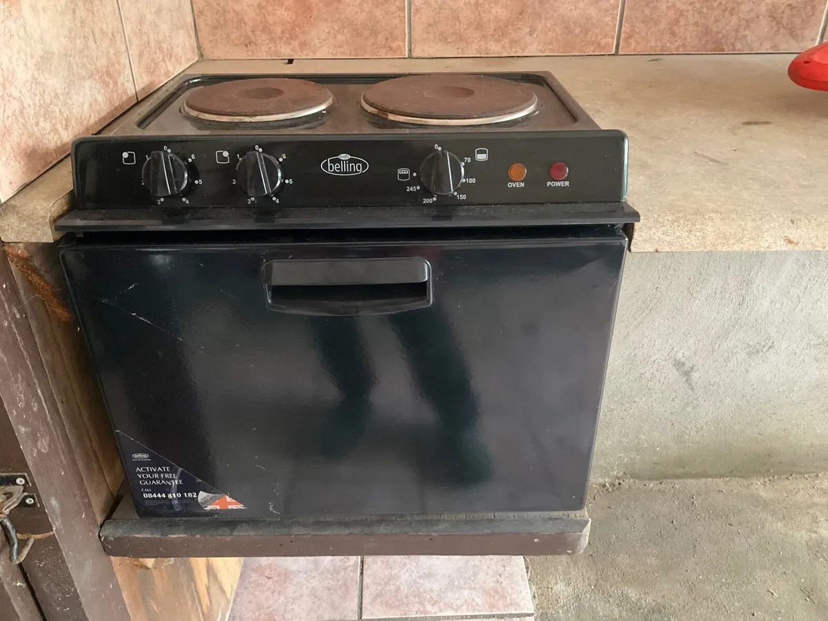 Small Belling Oven with 2 hot plates - Image 4