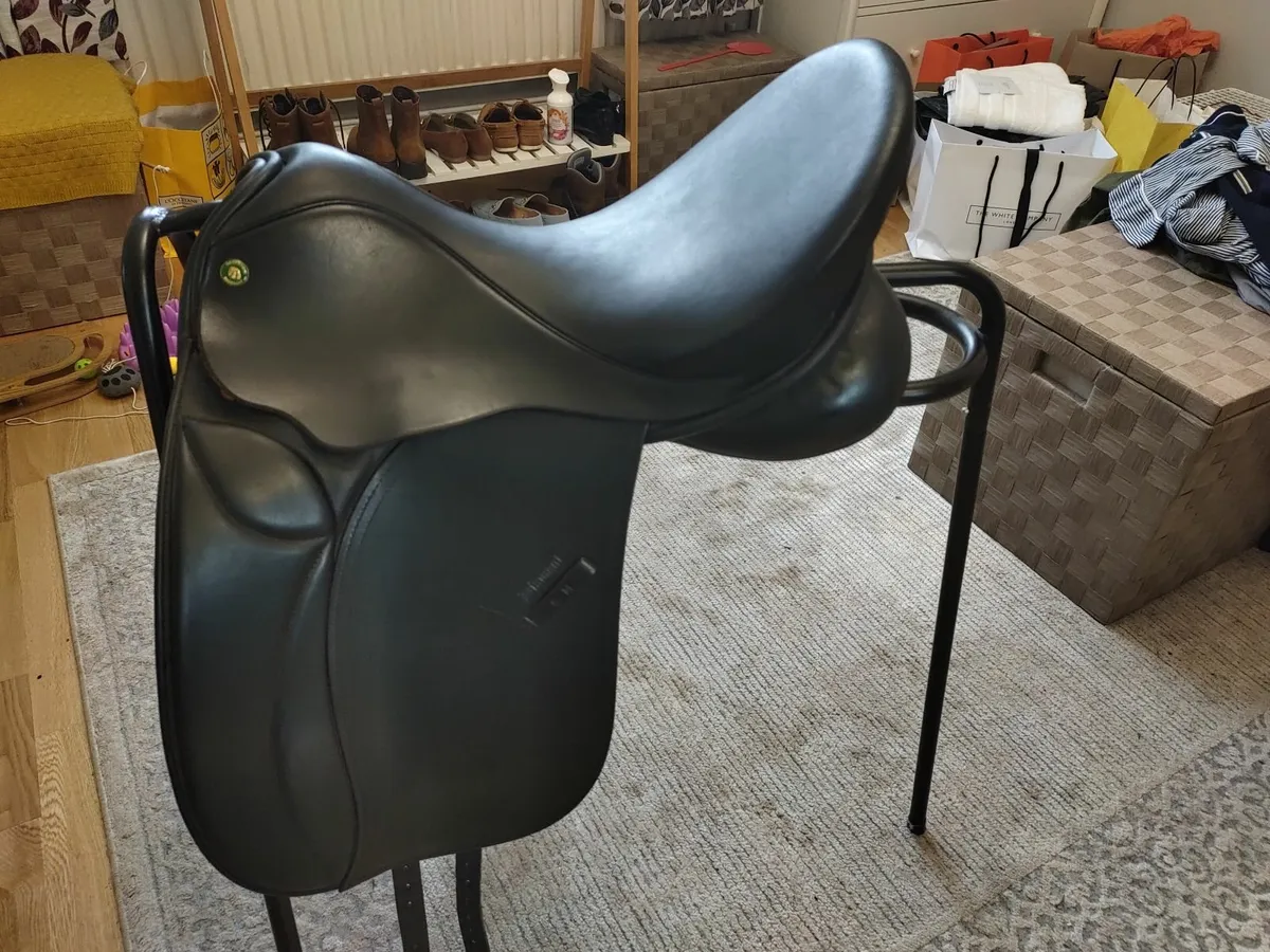 Saoirse Dressage Saddle 17" - Black - Image 1