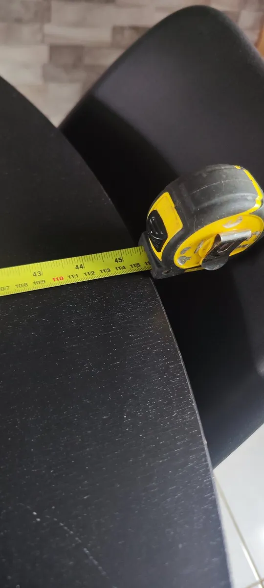 Dining table and chairs - Image 2