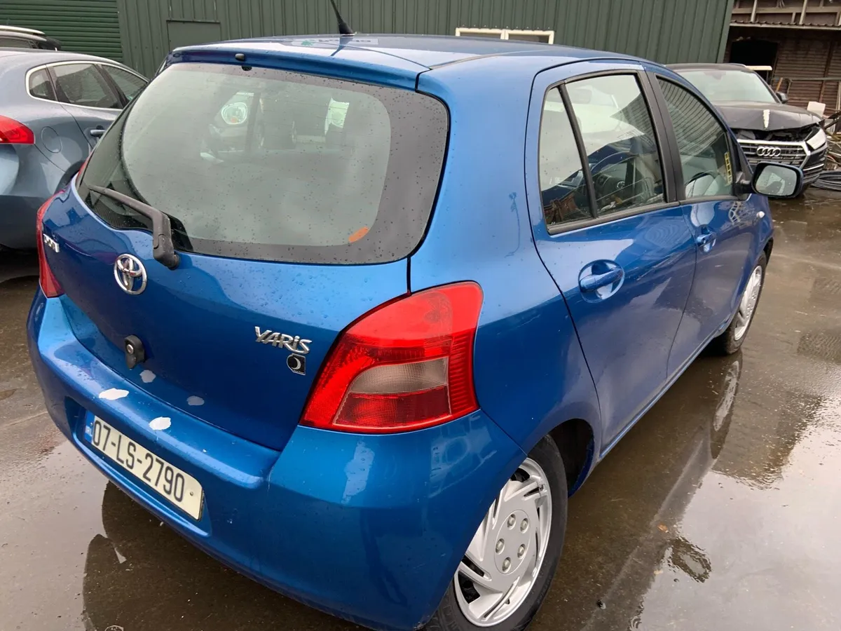 Toyota Yaris - Image 2
