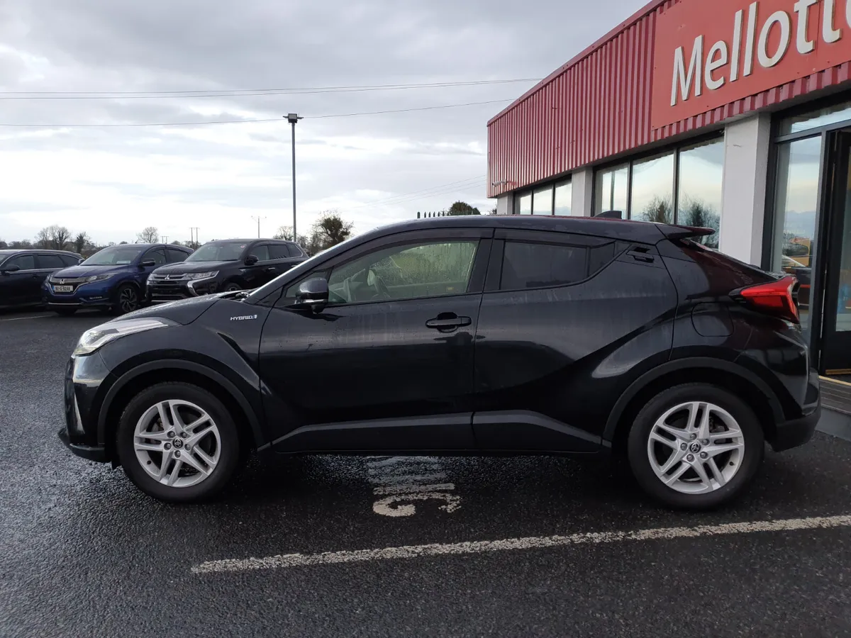 TOYOTA C-HR 1.8 HYBRID AUTO - Image 3