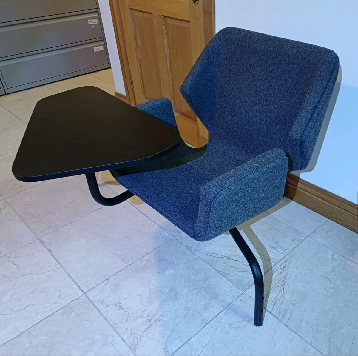 Bejot Booi Single Seater Workstation with Tablet - Image 3