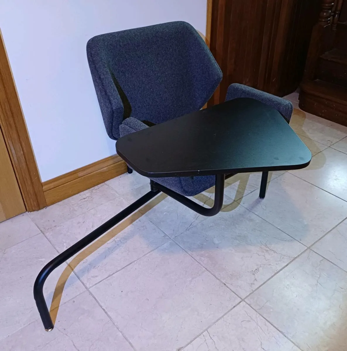 Bejot Booi Single Seater Workstation with Tablet - Image 4